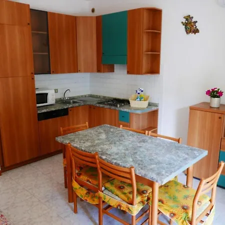 Apartamento Bright Flat With Large Balcony In *