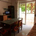 Bright Flat With Large Balcony In דירה *