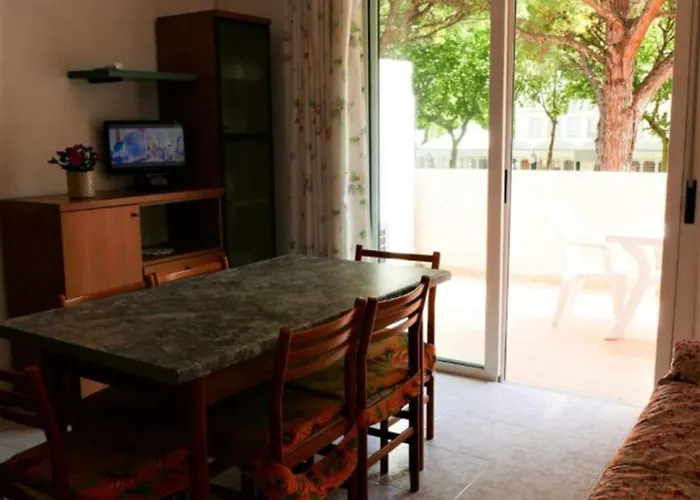 Bright Flat With Large Balcony In Appartement *