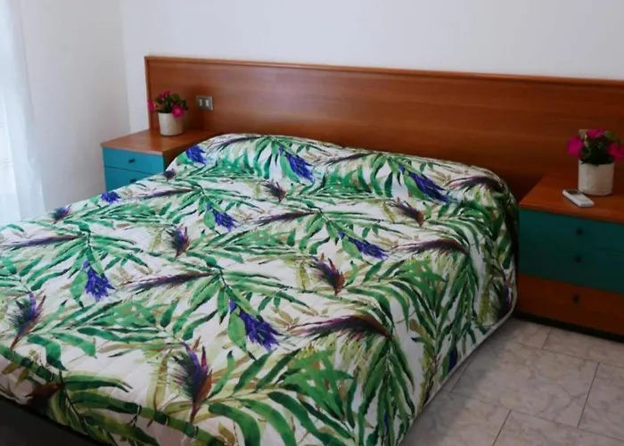 Bright Flat With Large Balcony In Appartement