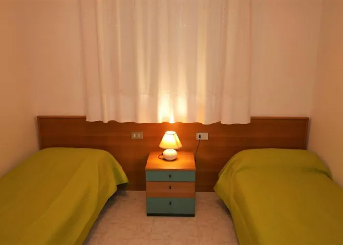 Bright Flat With Large Balcony In ביביונה