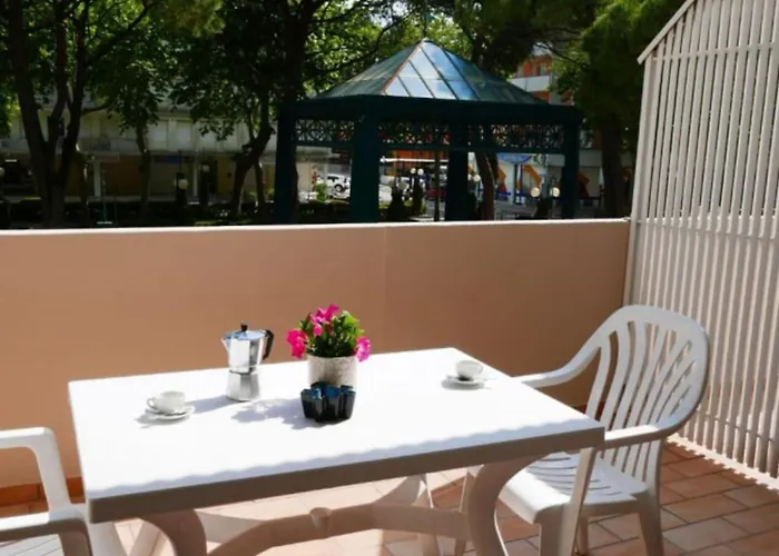 Appartement Bright Flat With Large Balcony In